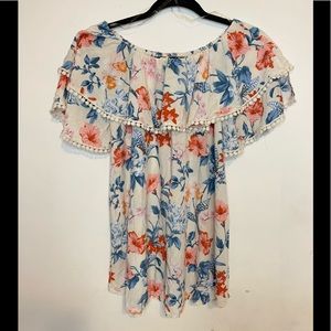 Steezyer floral top size S